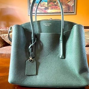 Medium sized Kate Spade bag.